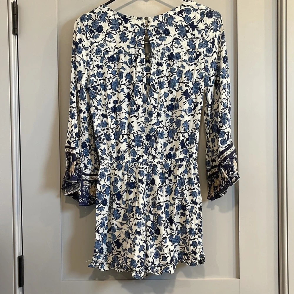 American Eagle Floral Romper Long Sleeves XS Boho Fall Lace up Bell Sleeve